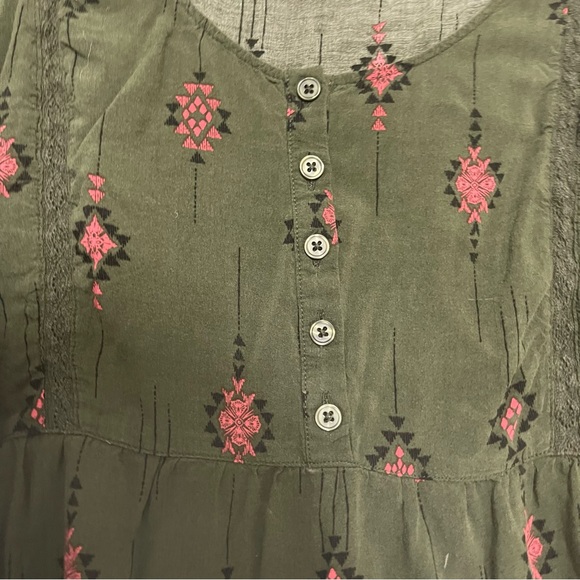 Torrid Patterned Swing Tank - Picture 3 of 5